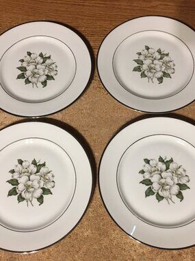 SET OF 4 EMBASSY USA VITRIFIED CHINA WHITE FLOWER PLATE 8"